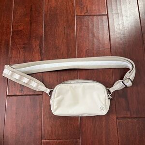 Lululemon mini belt bag